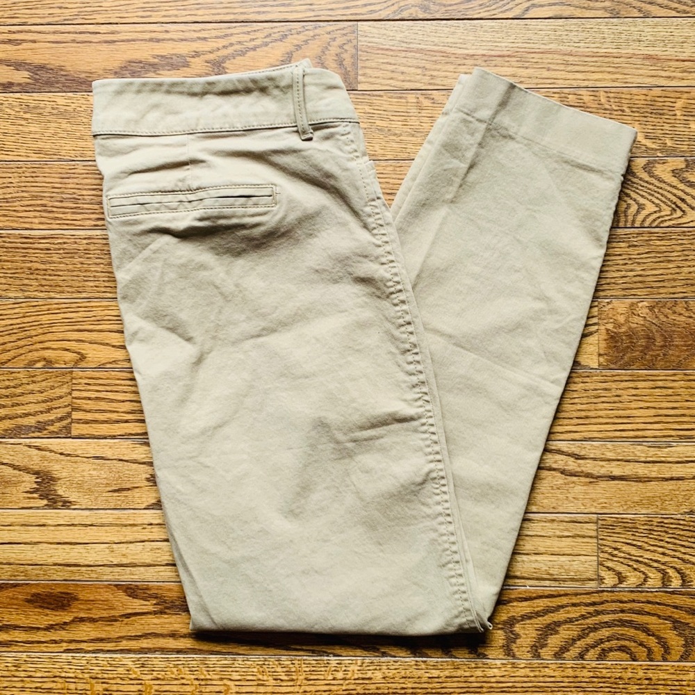 Old Navy Khakis ✨Pixie Cut✨